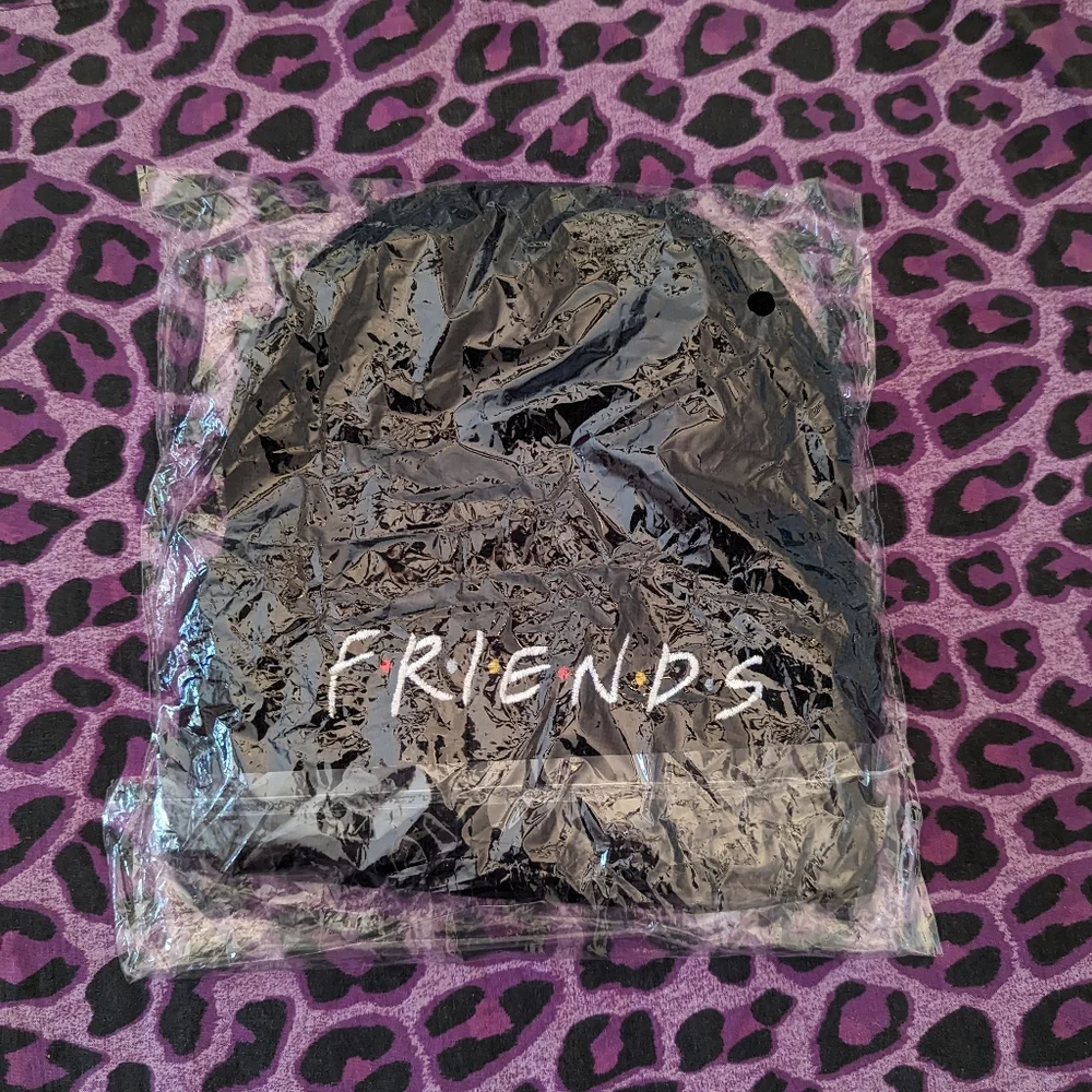 Friends Toque Adult Size - Picture 2 of 4